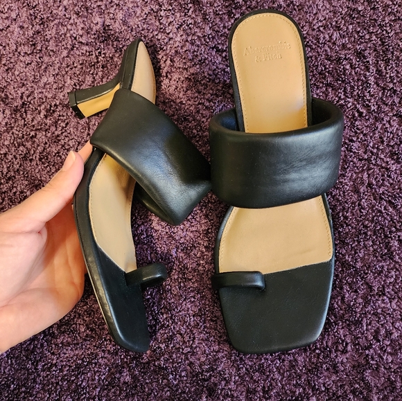 Abercrombie and Fitch Sandal Heels - Picture 3 of 4